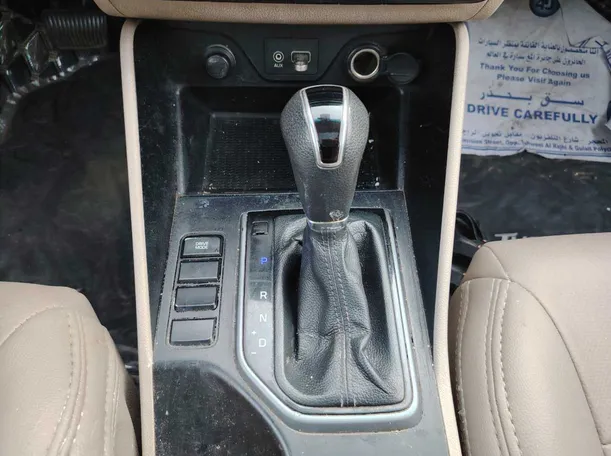 Car image 18
