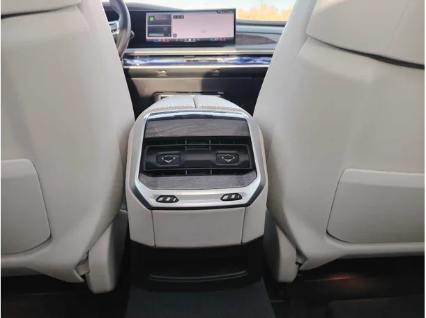 Car image 37
