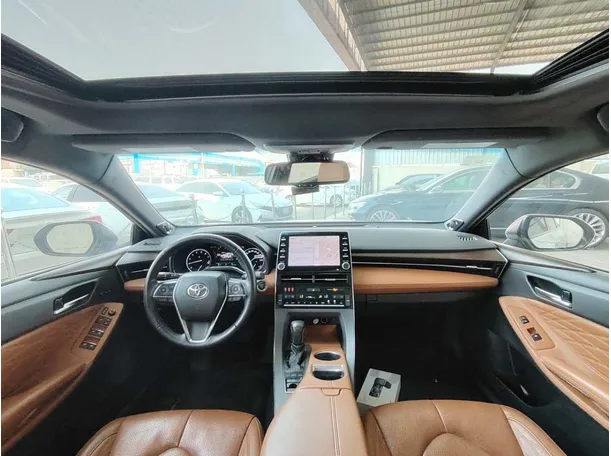 Car image 24