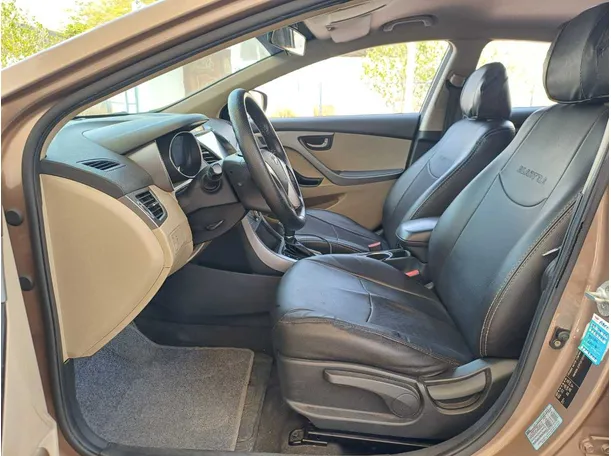 Car image 11