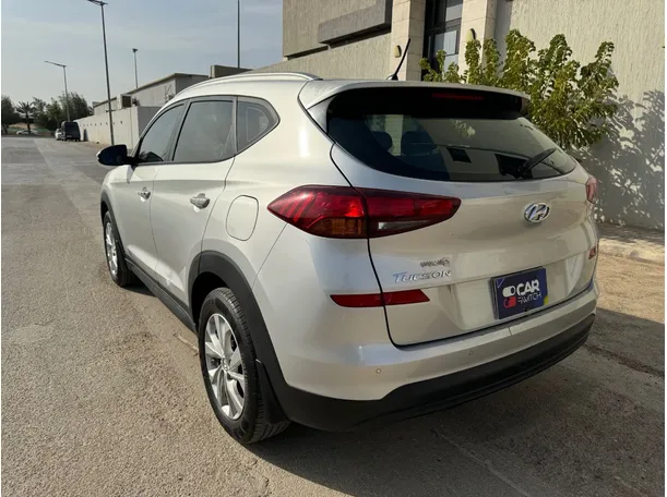 Car image 7