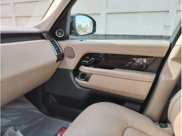Car image 38