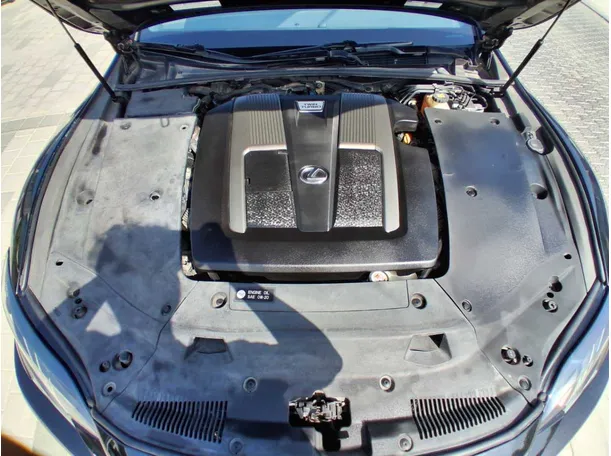 Car image 20