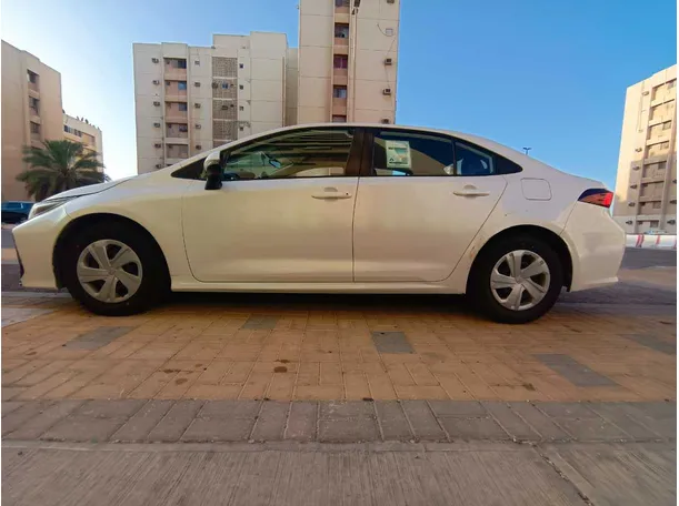 Car image 8