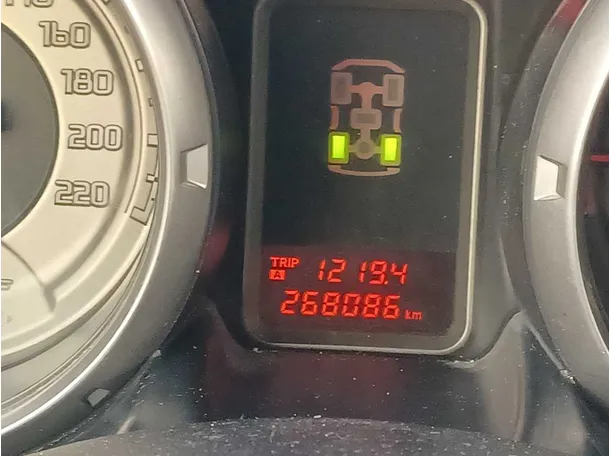 Car image 17