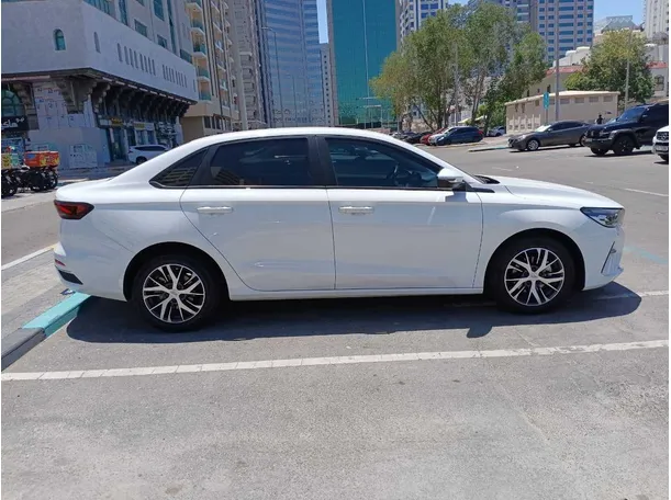 Car image 8