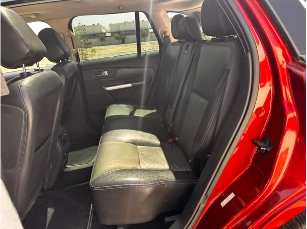 Car image 14