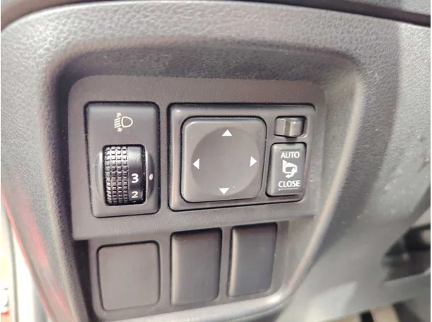 Car image 27