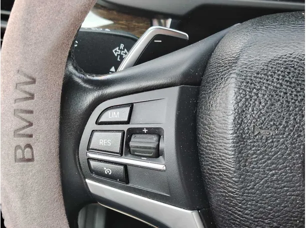 Car image 34