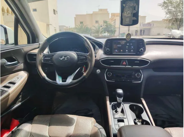 Car image 22