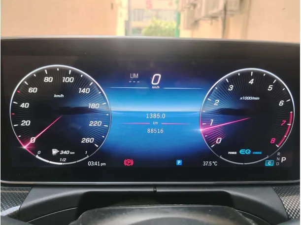 Car image 27