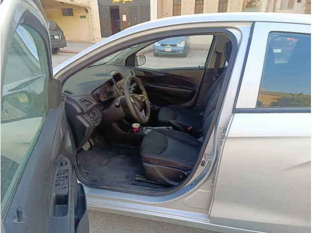 Car image 13