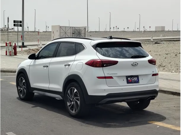 Car image 7
