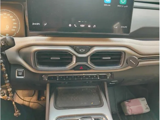 Car image 23