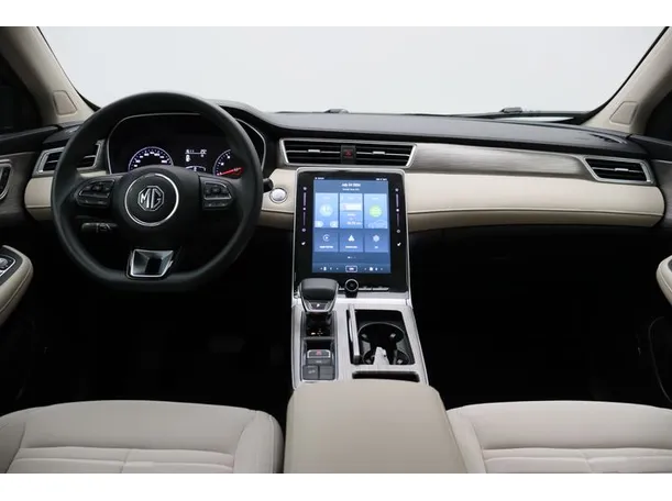 Car image 14