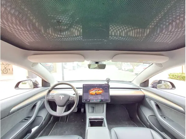 Car image 17