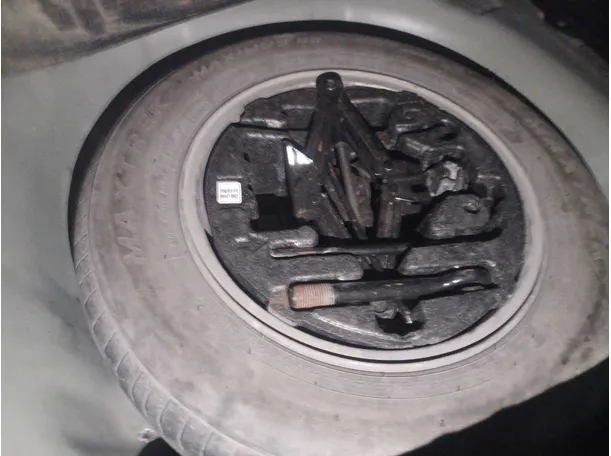 Car image 20