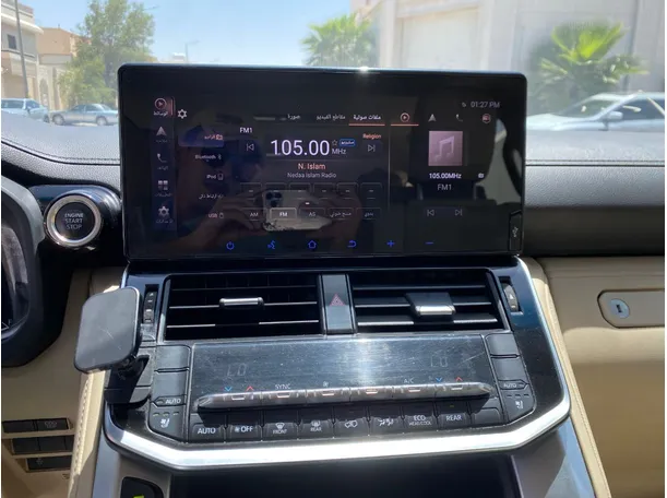 Car image 17