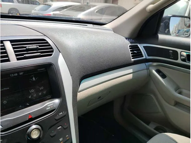 Car image 33