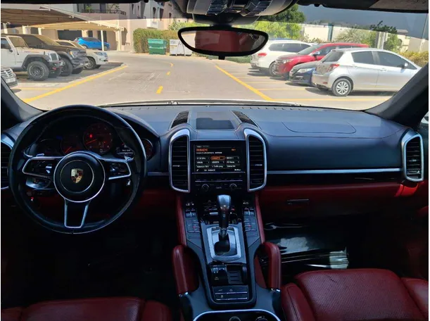 Car image 17