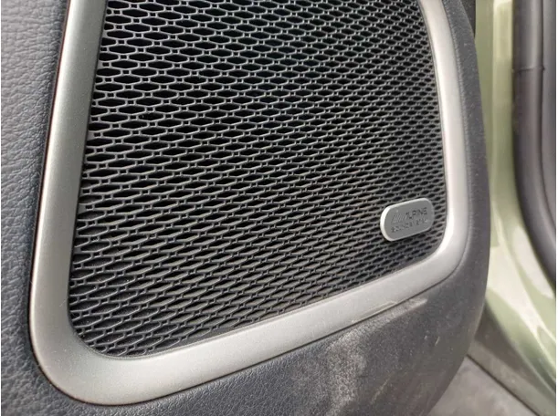 Car image 22