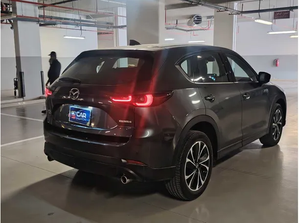 Car image 5