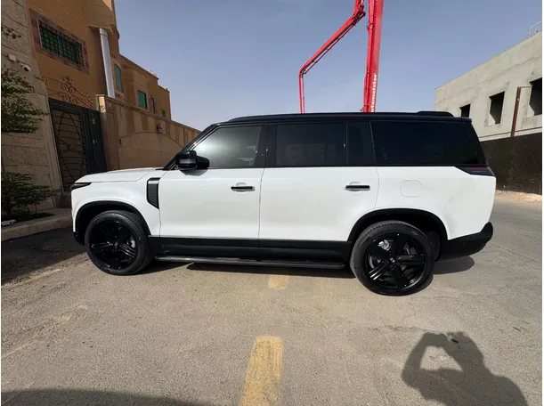 Car image 8
