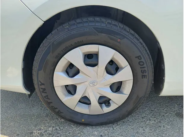 Car image 9