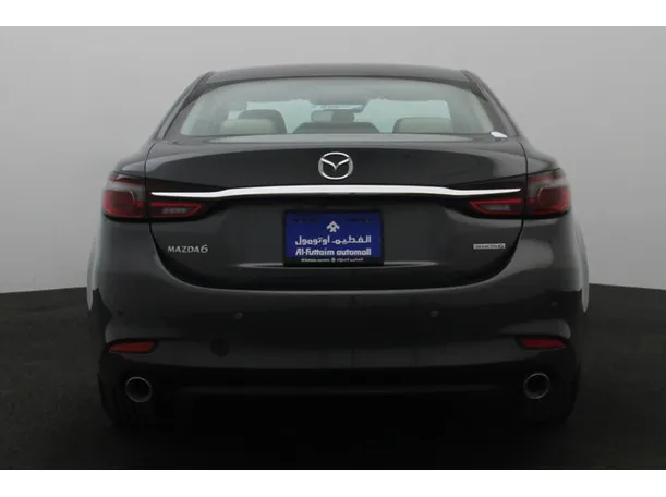 Car image 12