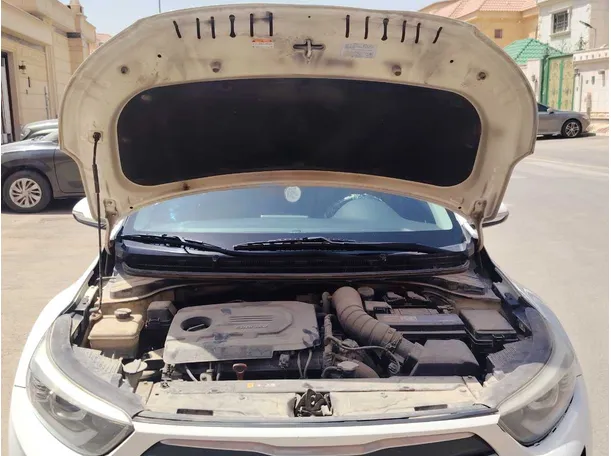 Car image 32