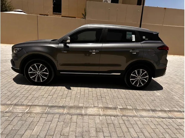 Car image 8