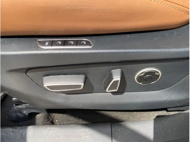 Car image 31