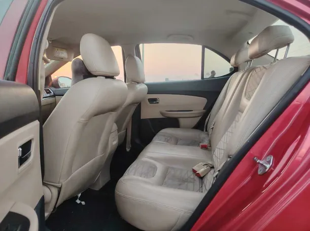 Car image 16