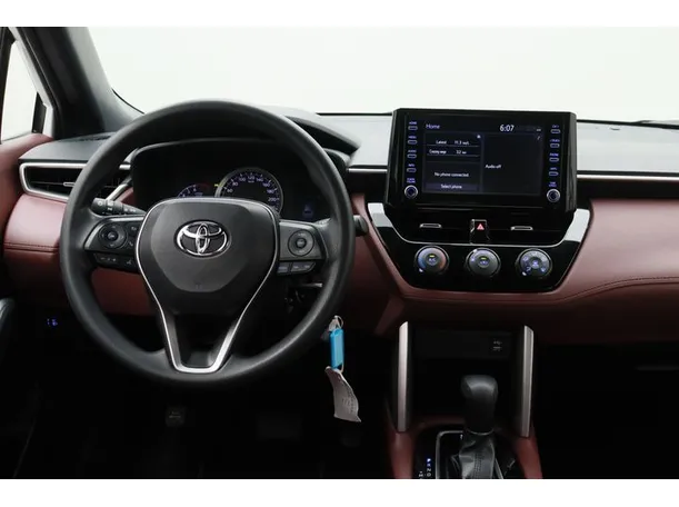 Car image 15