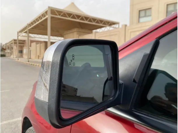 Car image 25