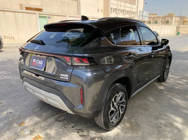 Car image 5