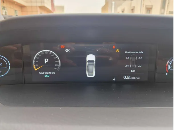 Car image 18