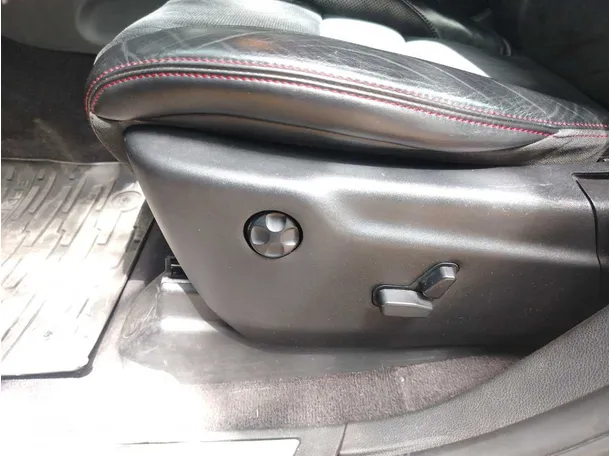Car image 46