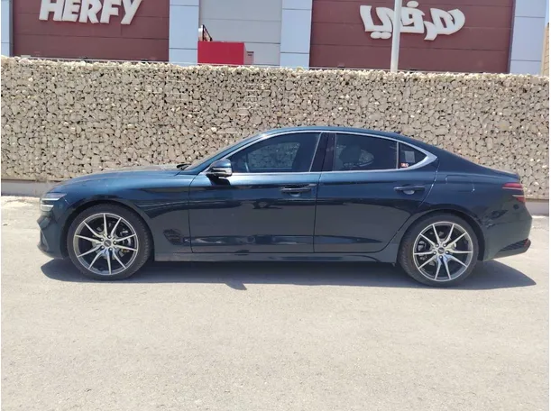 Car image 8