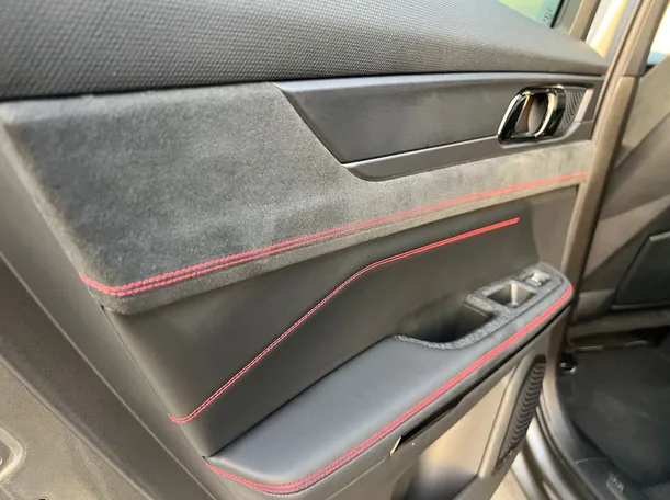 Car image 30
