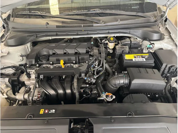 Car image 18