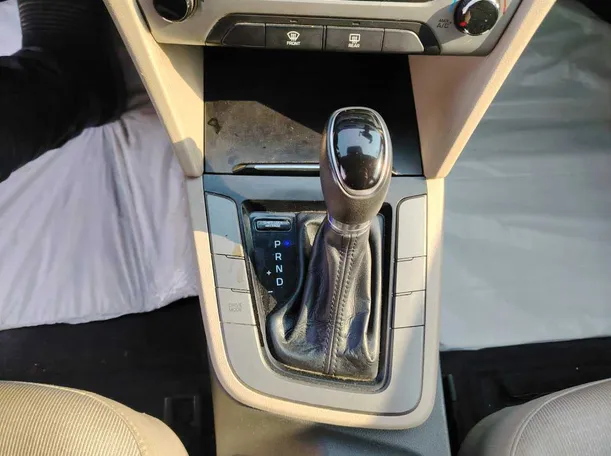 Car image 21