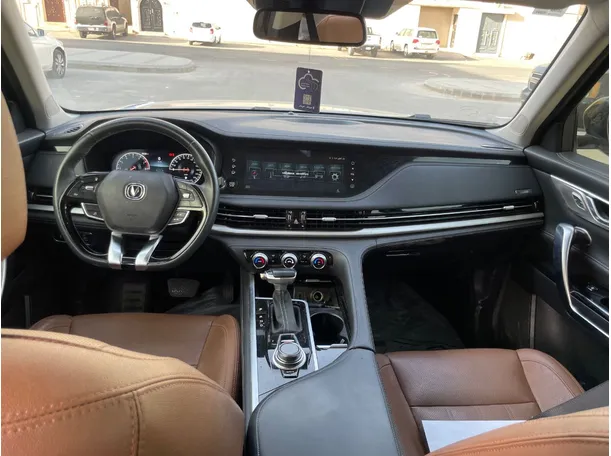Car image 18