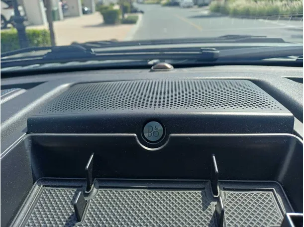 Car image 25