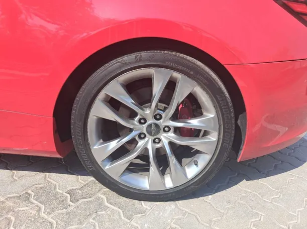 Car image 9