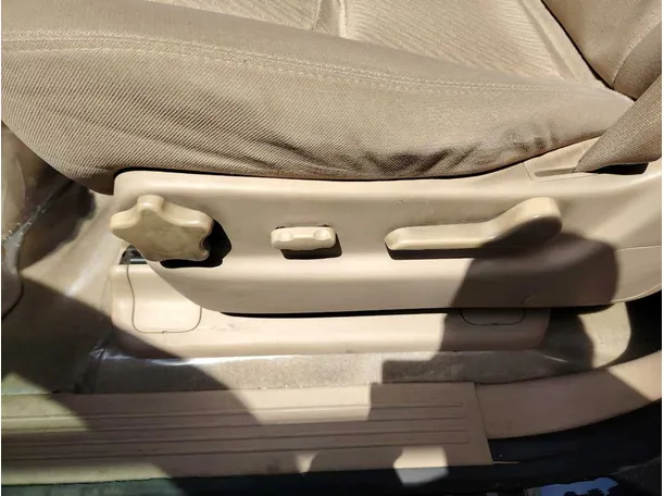 Car image 38