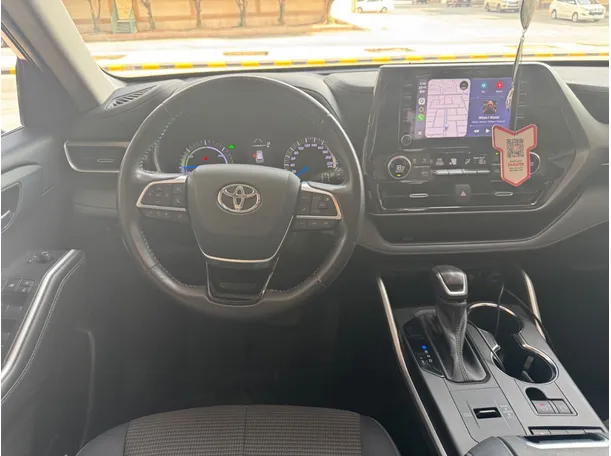Car image 16
