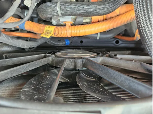 Car image 11