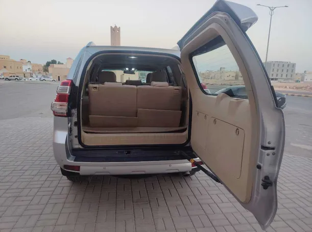 Car image 29