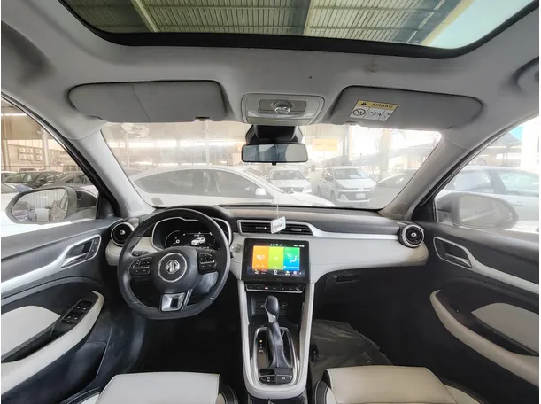 Car image 24